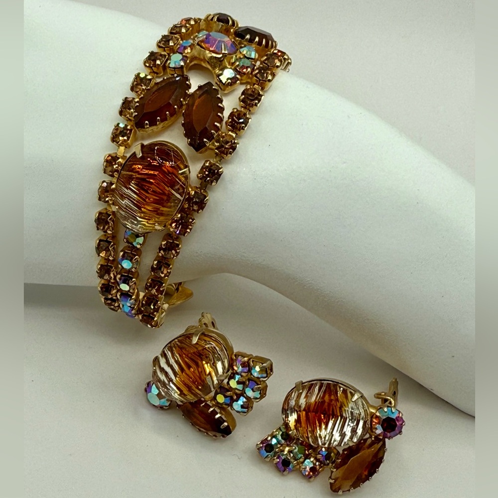 Vintage Juliana “Fantasia” 1965 w Vitrail Coated Stones Bracelet & Earrings Set
